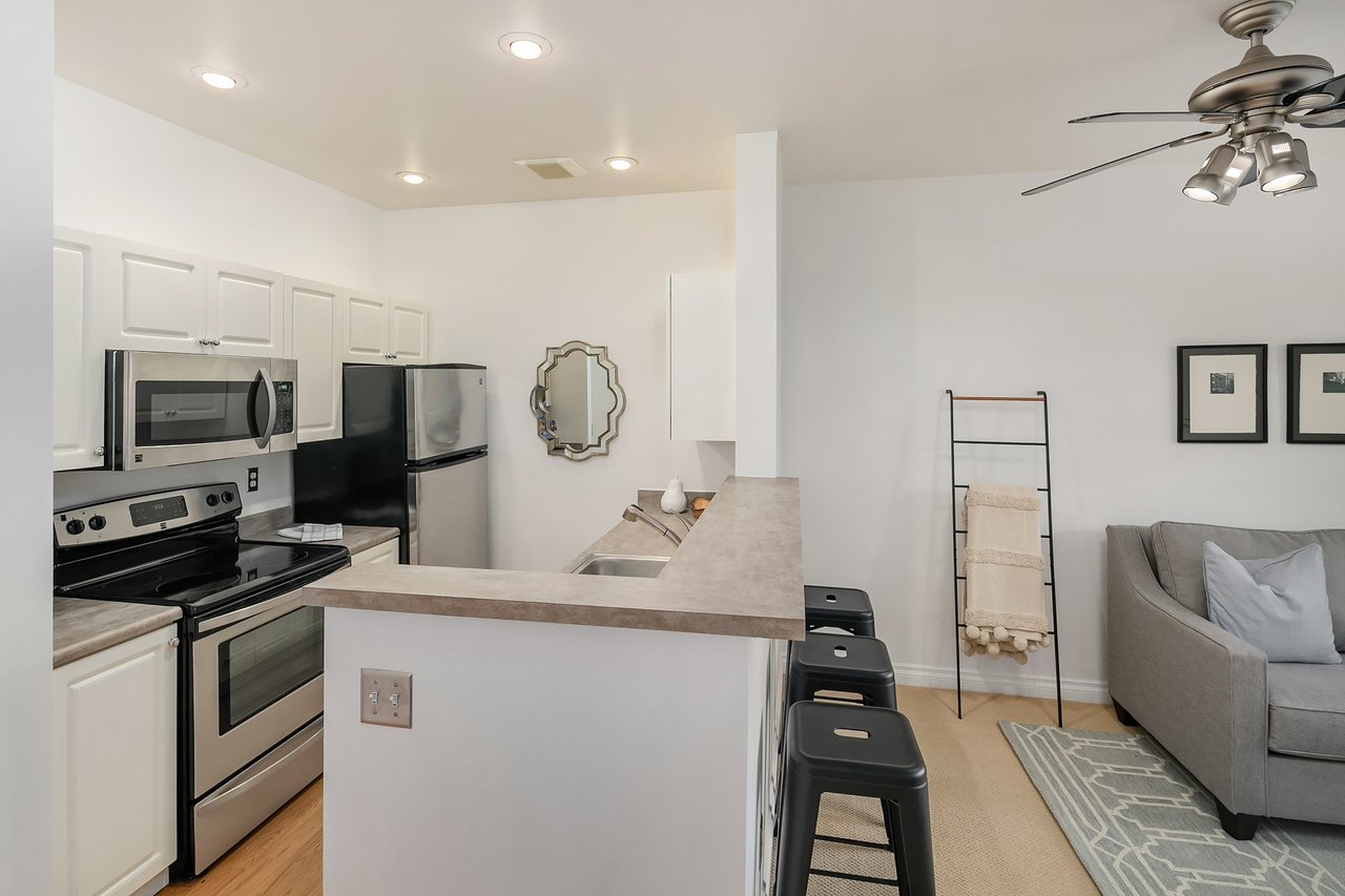 #438 2415 2nd Ave