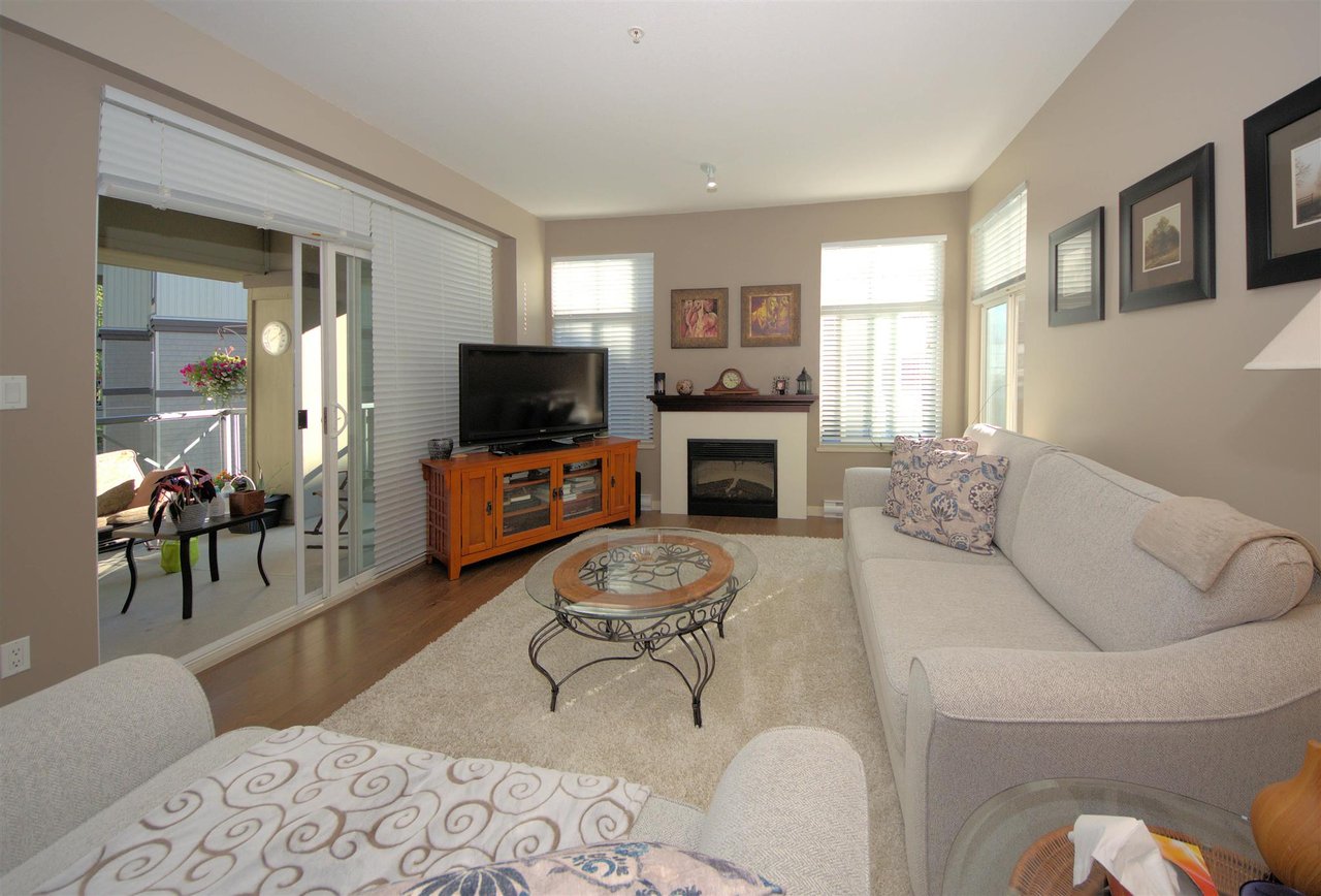 302-33328 E Bourquin Cres
