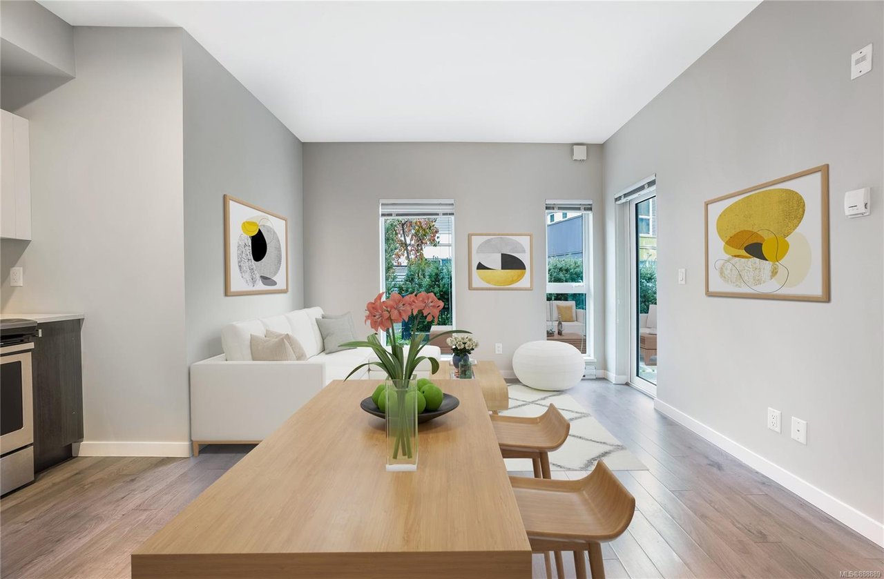 210-767 Tyee Rd