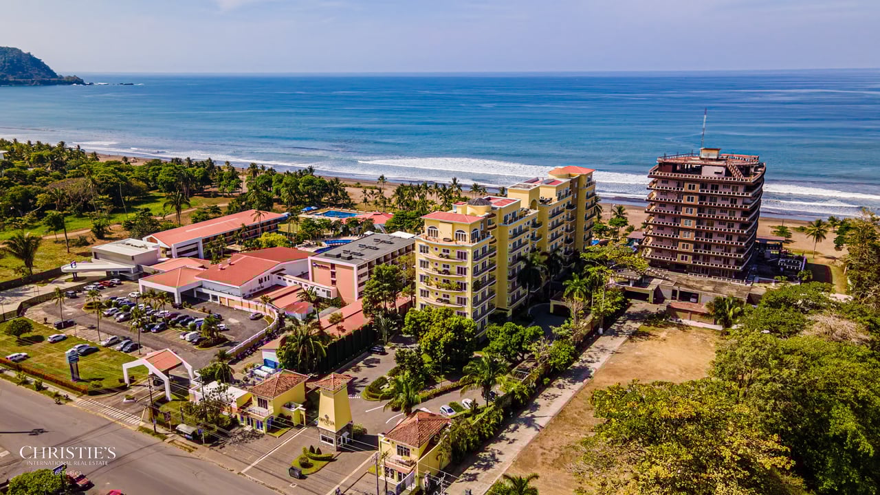 Elegant Oceanfront Living in Jacó – 2-Bedroom Condo at Acqua Residences