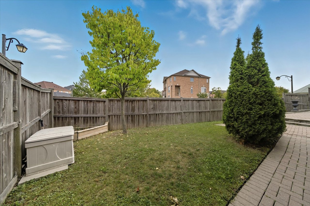 #23 - 20 Greensborough village Circ
