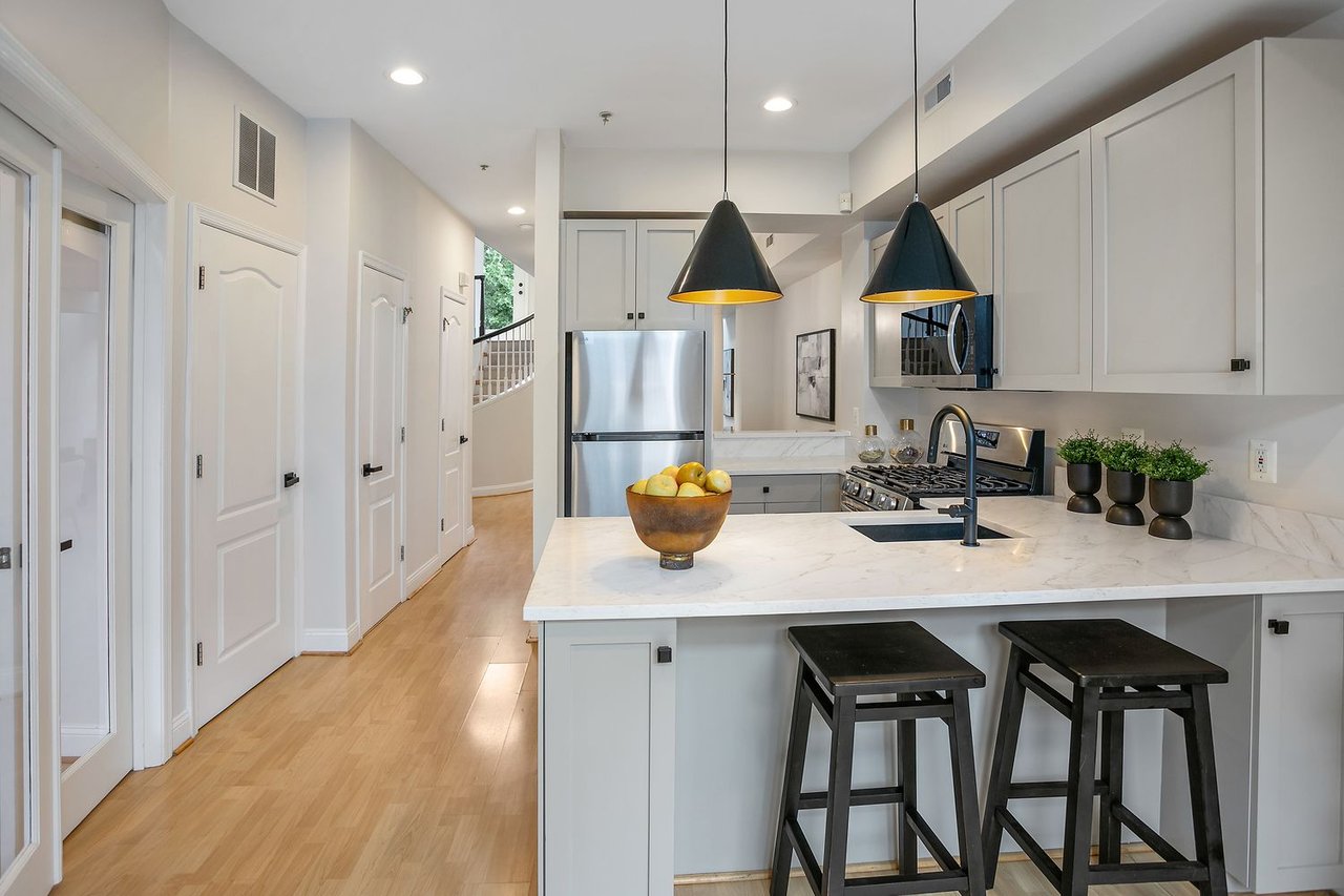 27 Logan Cir NW, Unit 5