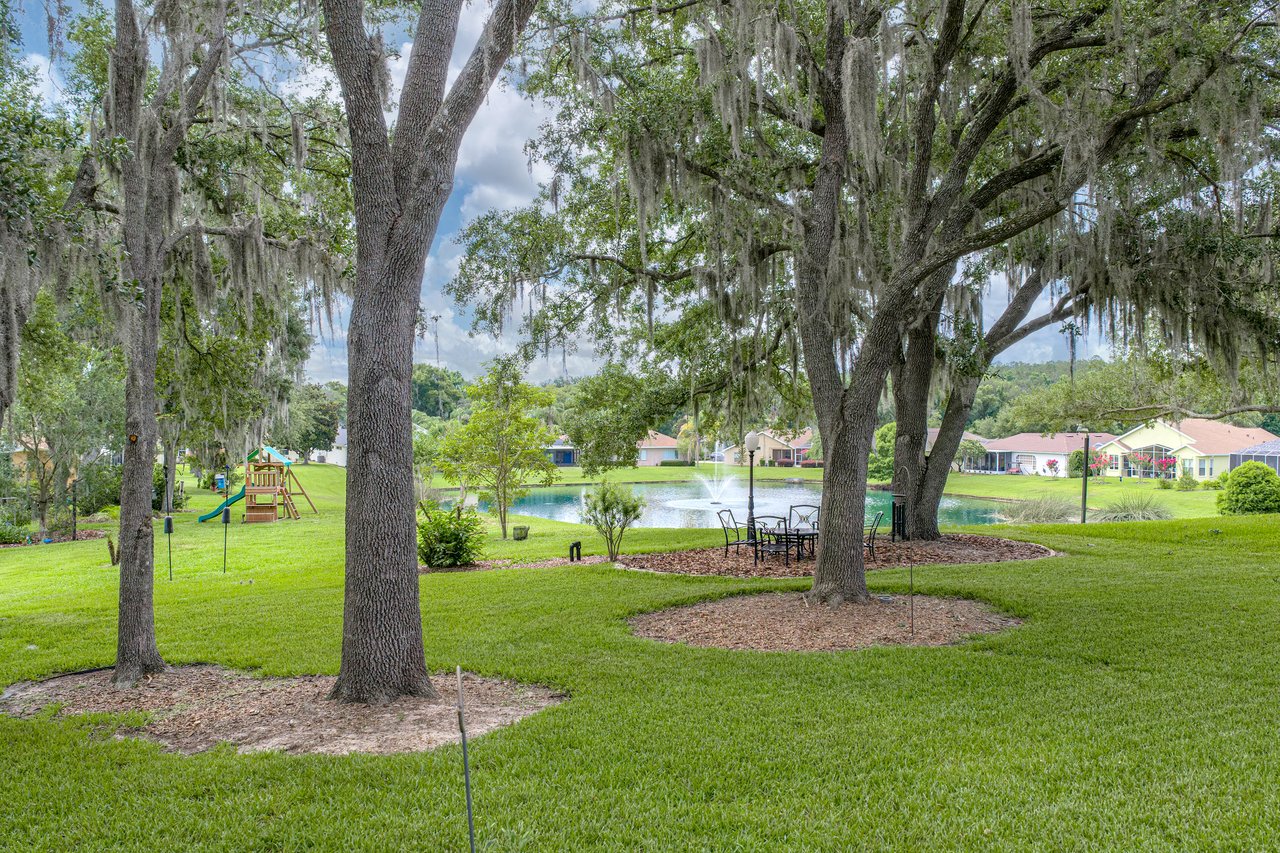 12215 WOODLANDS CIR