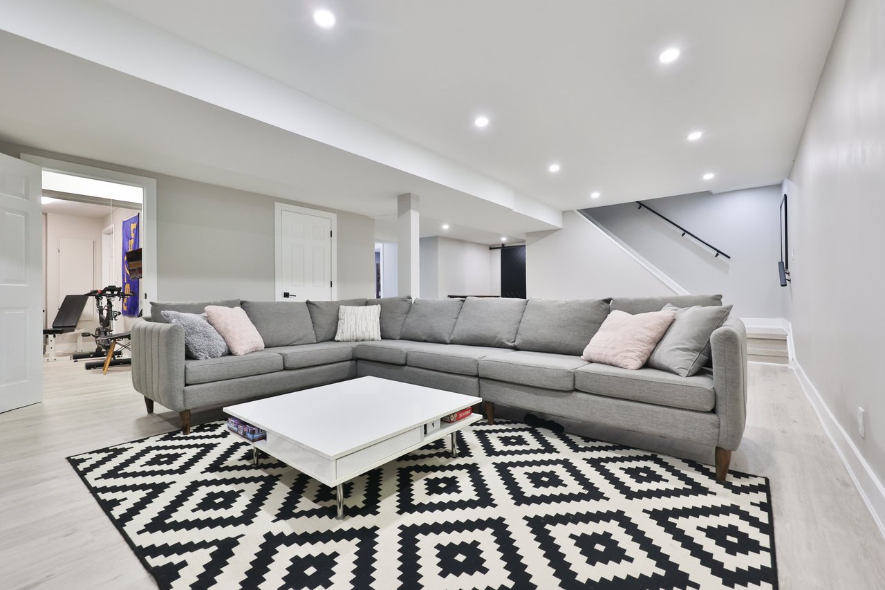 1131 Carol Street, Burlington