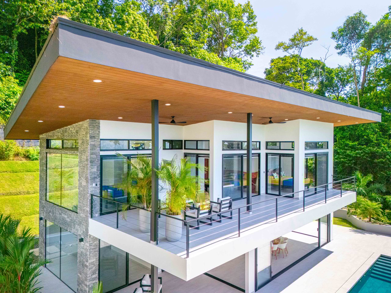 Luxury 4-Bed Home with Ocean & Jungle Views in Ojochal