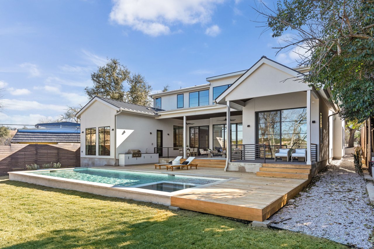 Forest Hills Residence