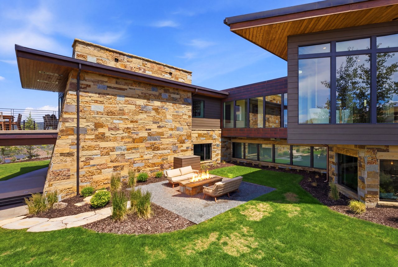Top-of-Promontory Architectural Estate — Furnished & Turnkey - Front-Row Mountain Views