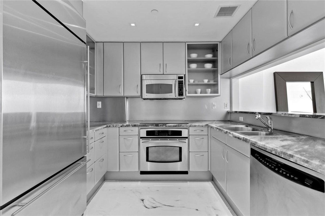 540 WEST AVE #813