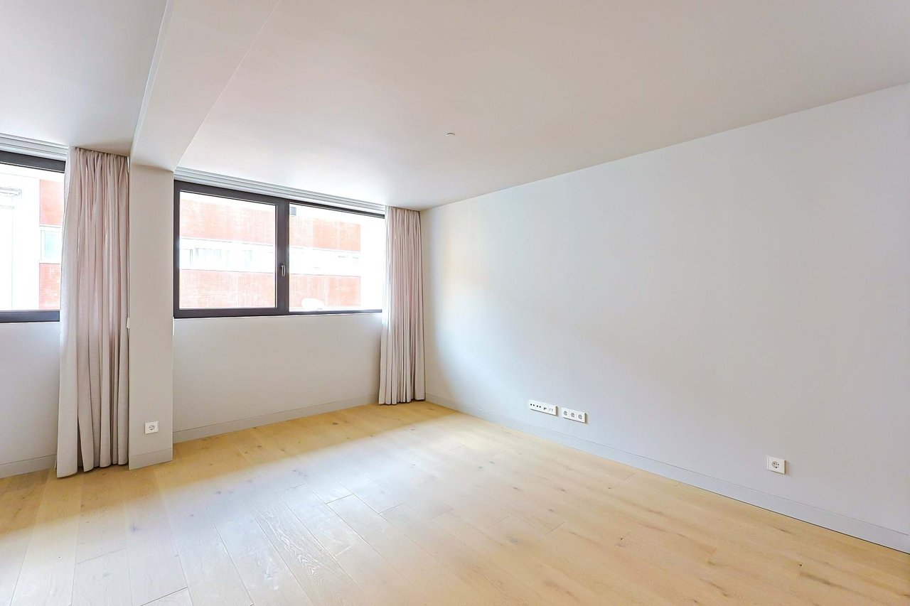 Stylish 2-Bedroom Apartment in the Heart of Lisbon with Exceptional Amenities