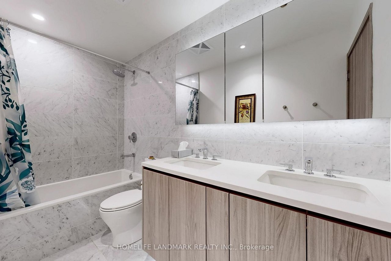 NORTH YORK'S PRESTIGIOUS COMMUNITY PENTHOUSE