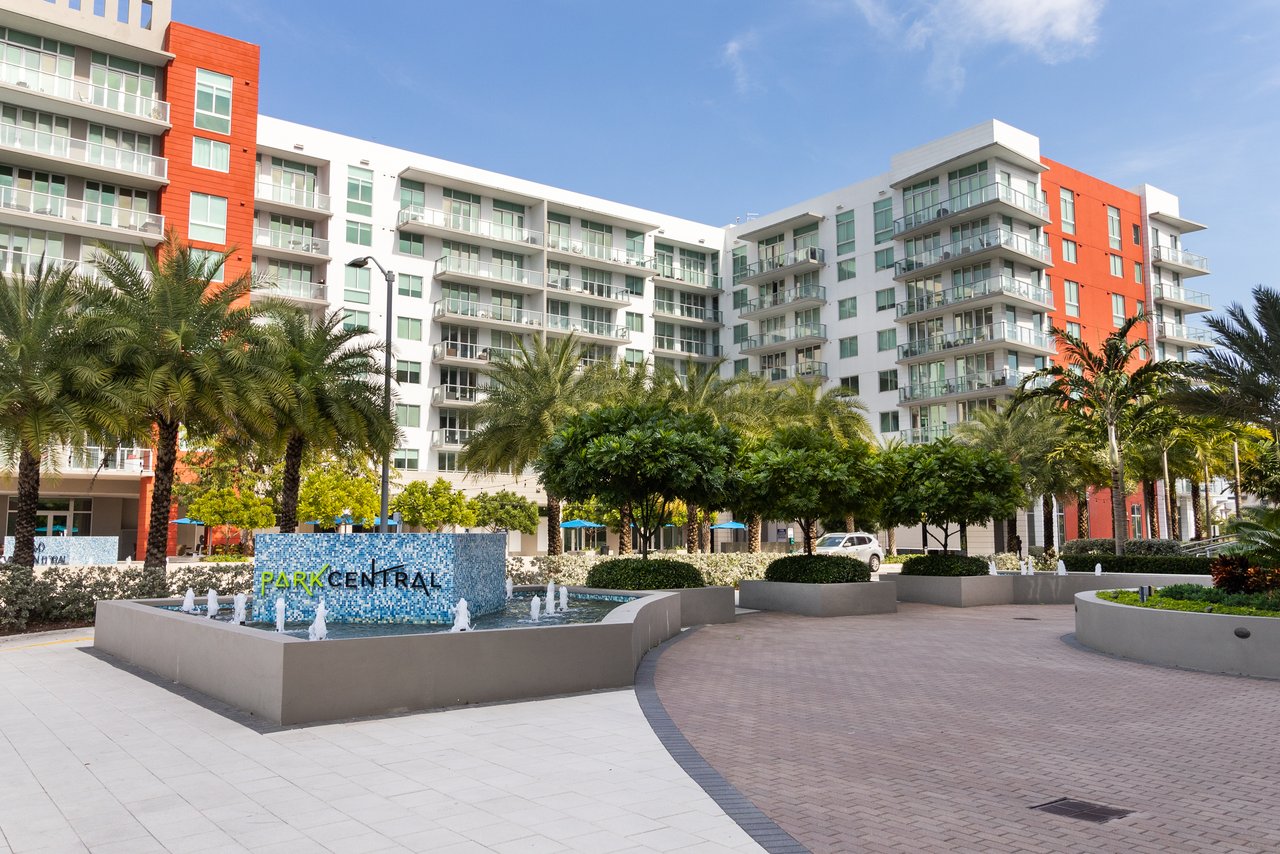 MIDTOWN DORAL CONDO