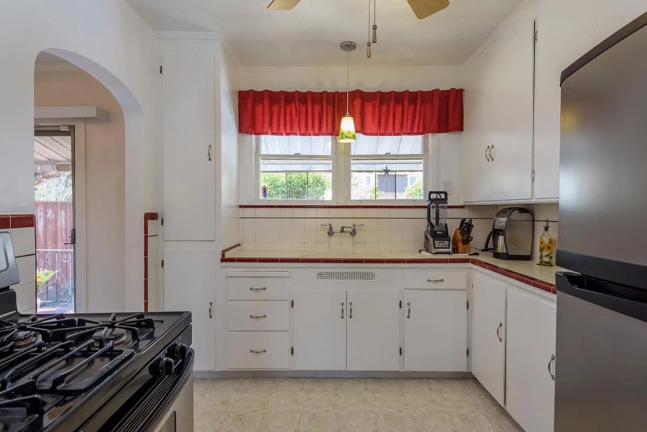 381 Poplar Ave