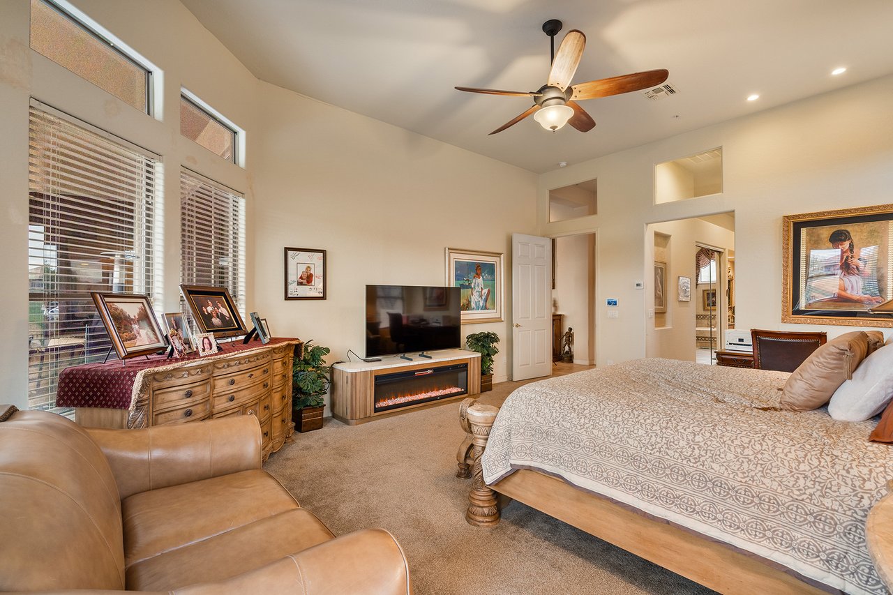 9657 E PEREGRINE Place