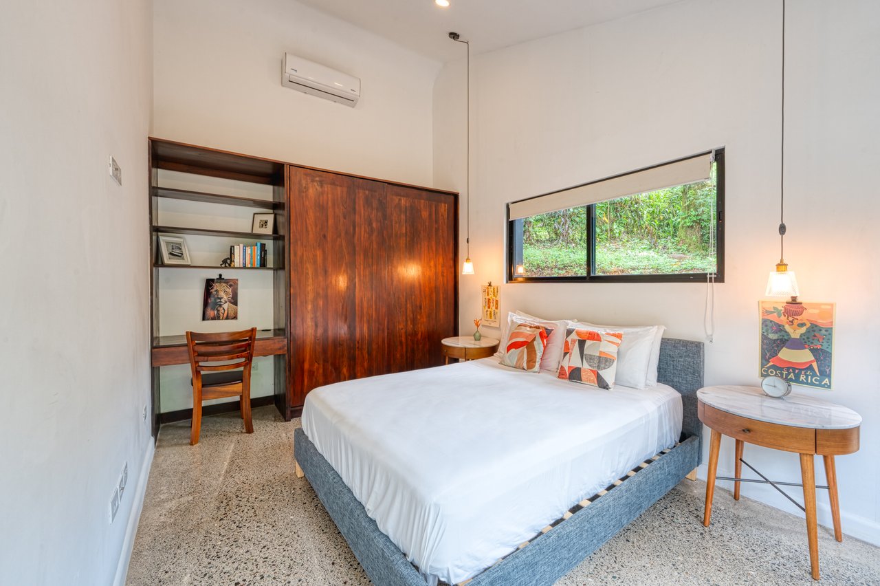 Modern Eco Villa in Central Uvita Only 5 Minutes from Surf Beach