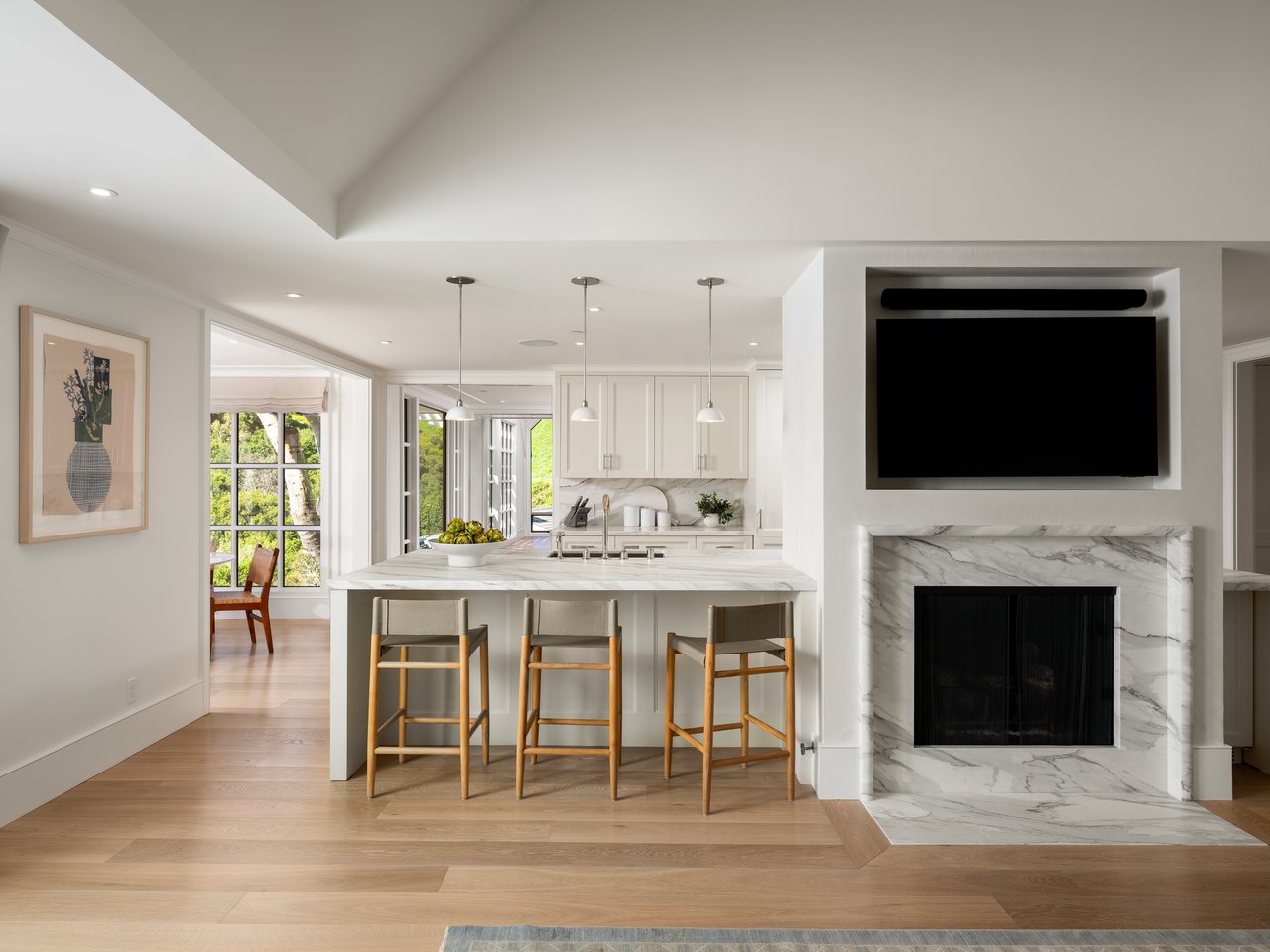 The Extraordinary Round Hill Estate