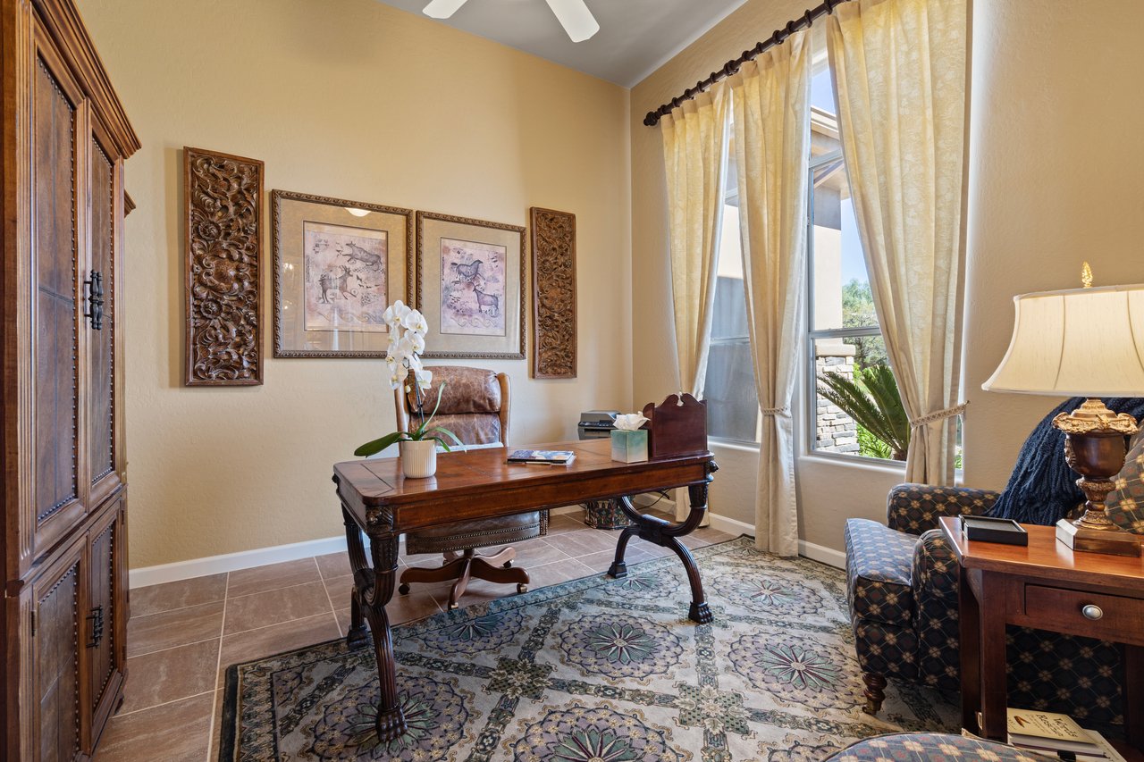 9812 E ROADRUNNER Drive