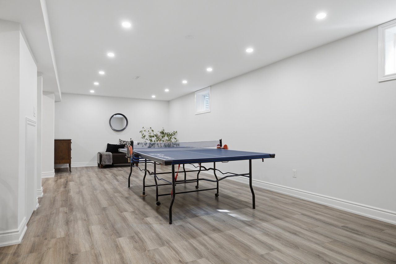 Rare Court Location on Oakville Golf Course
