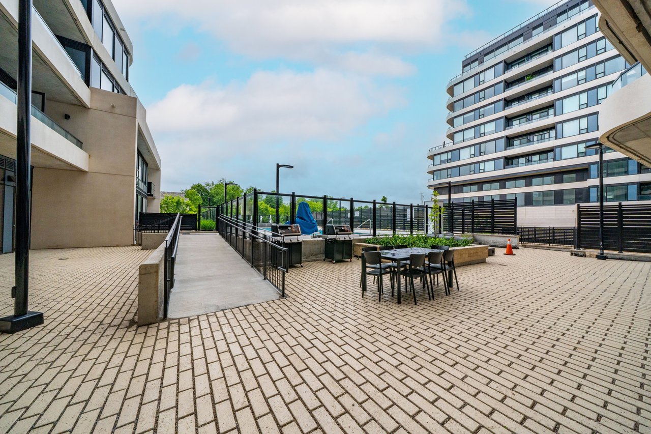 8188 Yonge Street, 235