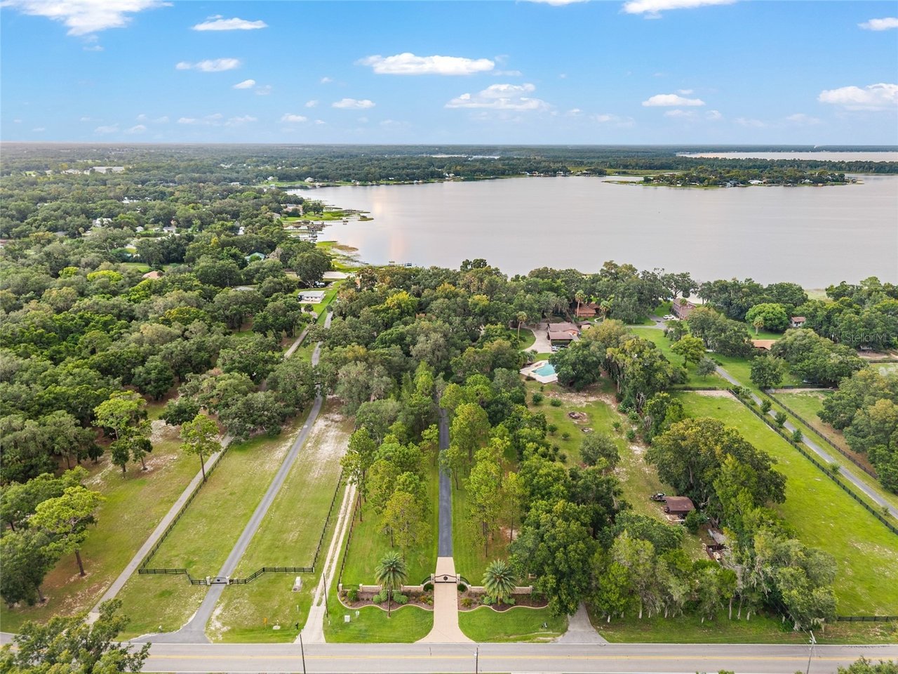 10745 SE Sunset Harbor Rd