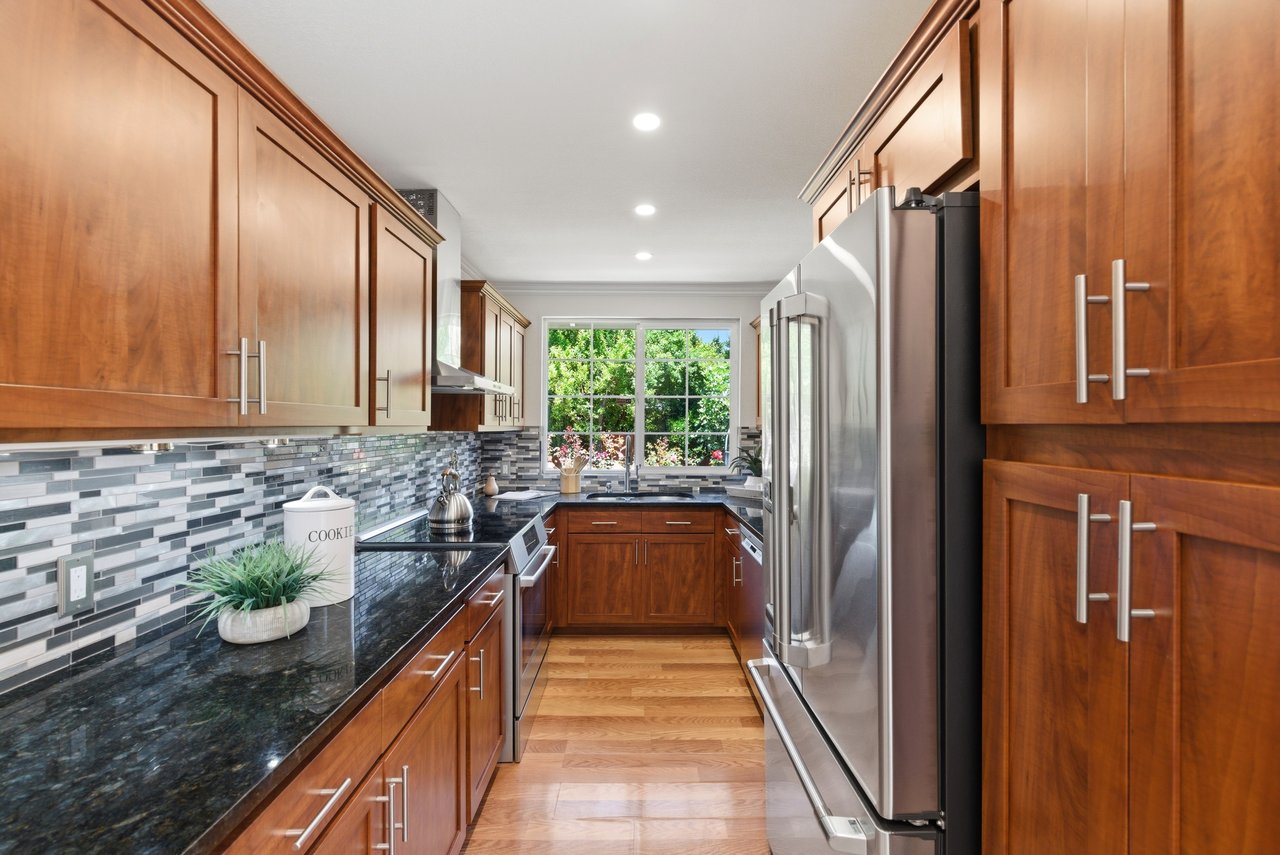 2101 Leon Drive