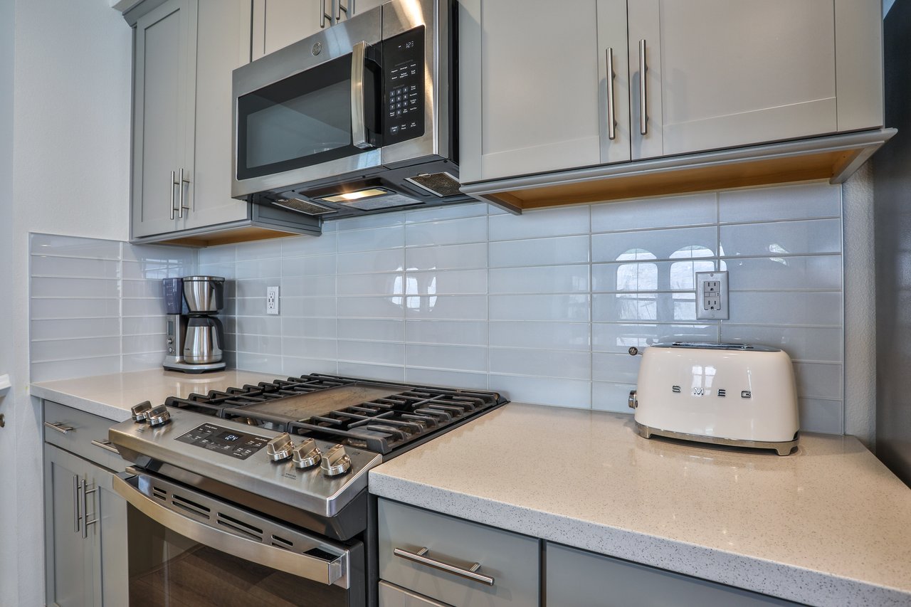 608 White Oaks, Lake Forest