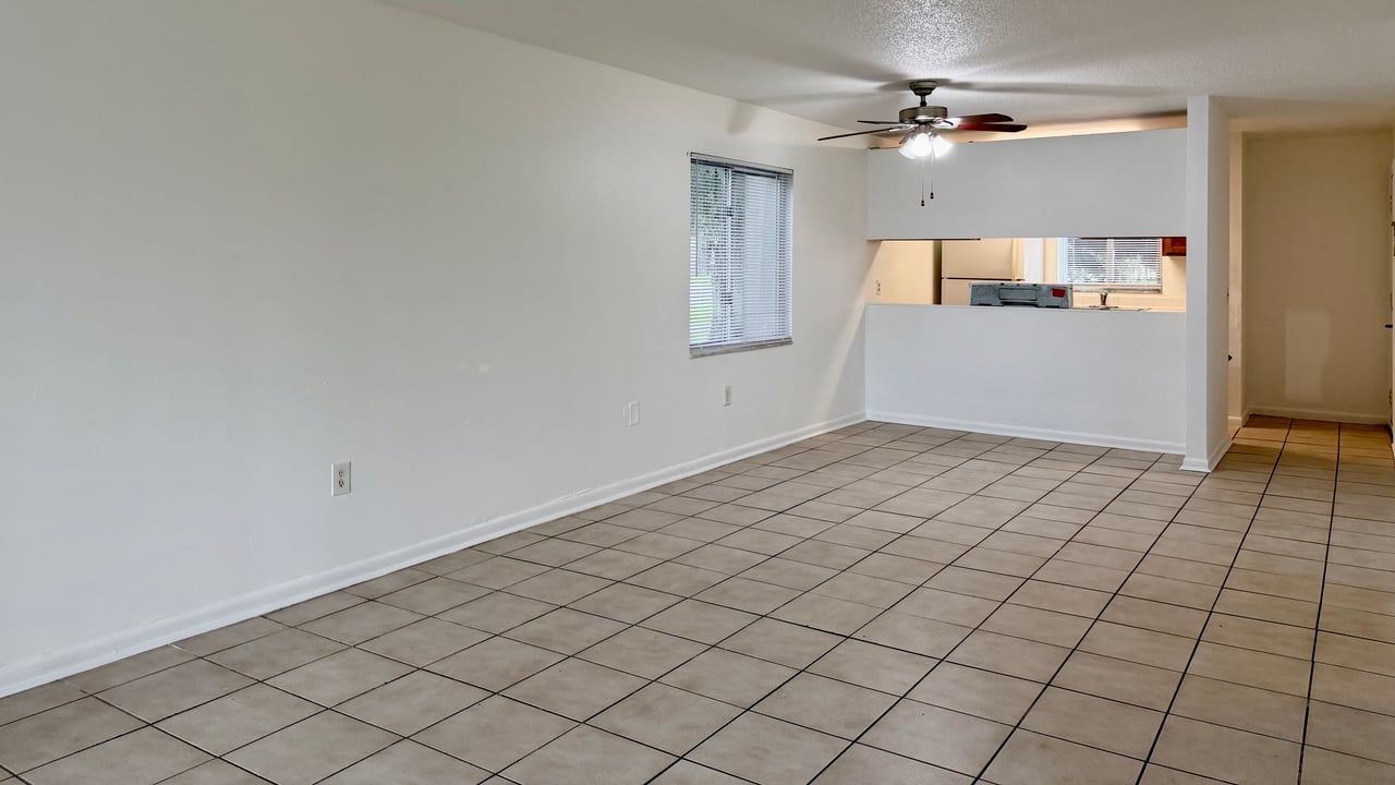 Spacious Ground-Floor Apartment for Lease in Winter Springs