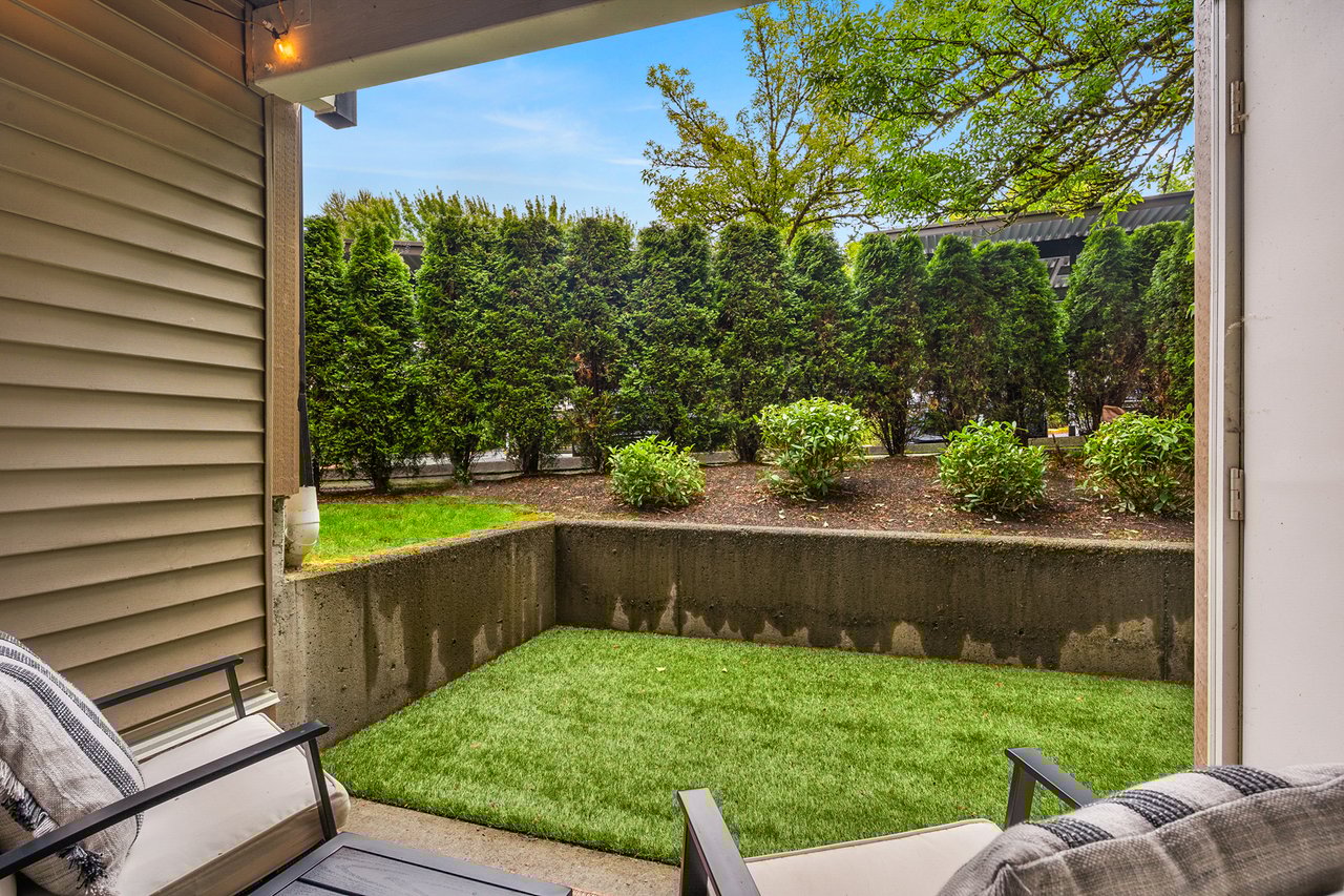 215 9th Street Unit: D102