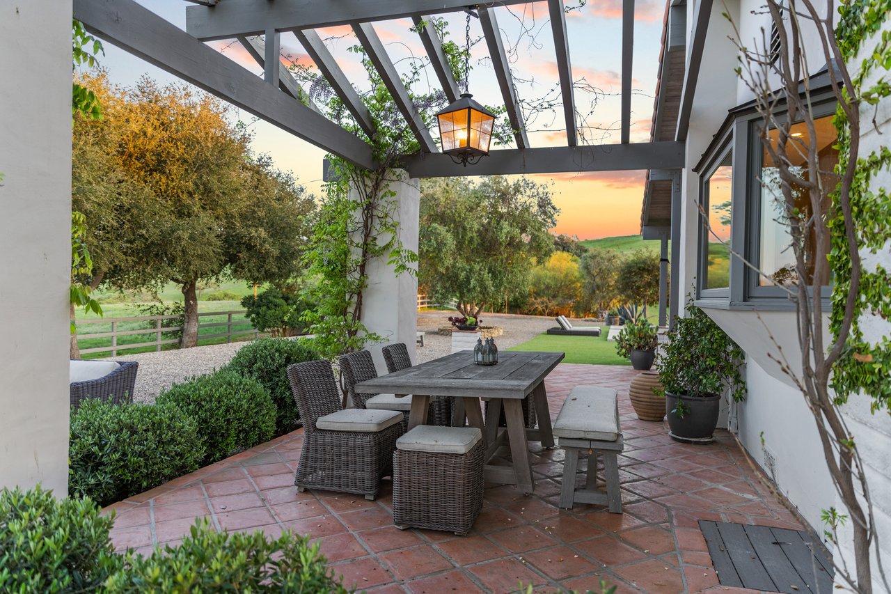 CONTEMPORARY HACIENDA with Privacy, Views, and Quality Craftsmanship