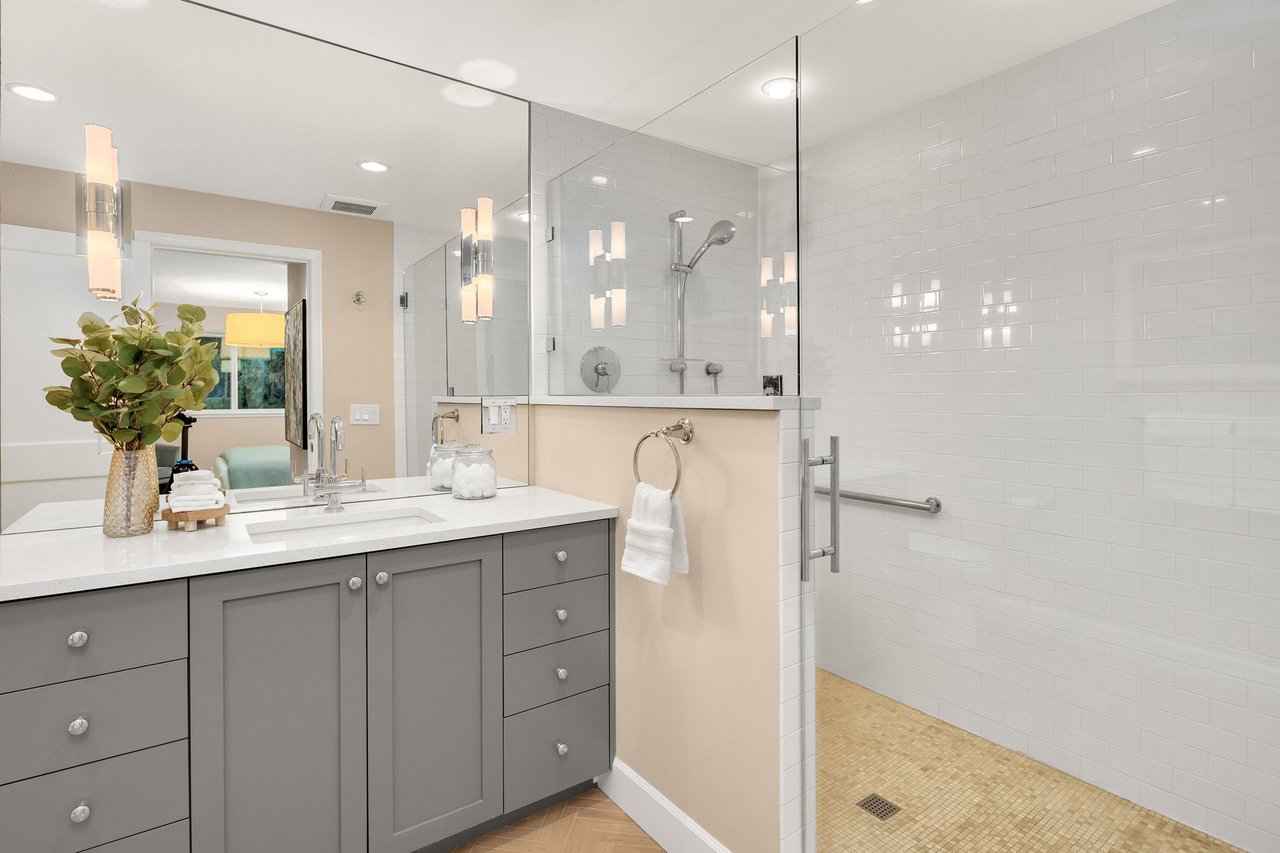 6620 Lake Washington Boulevard NE Unit: 303