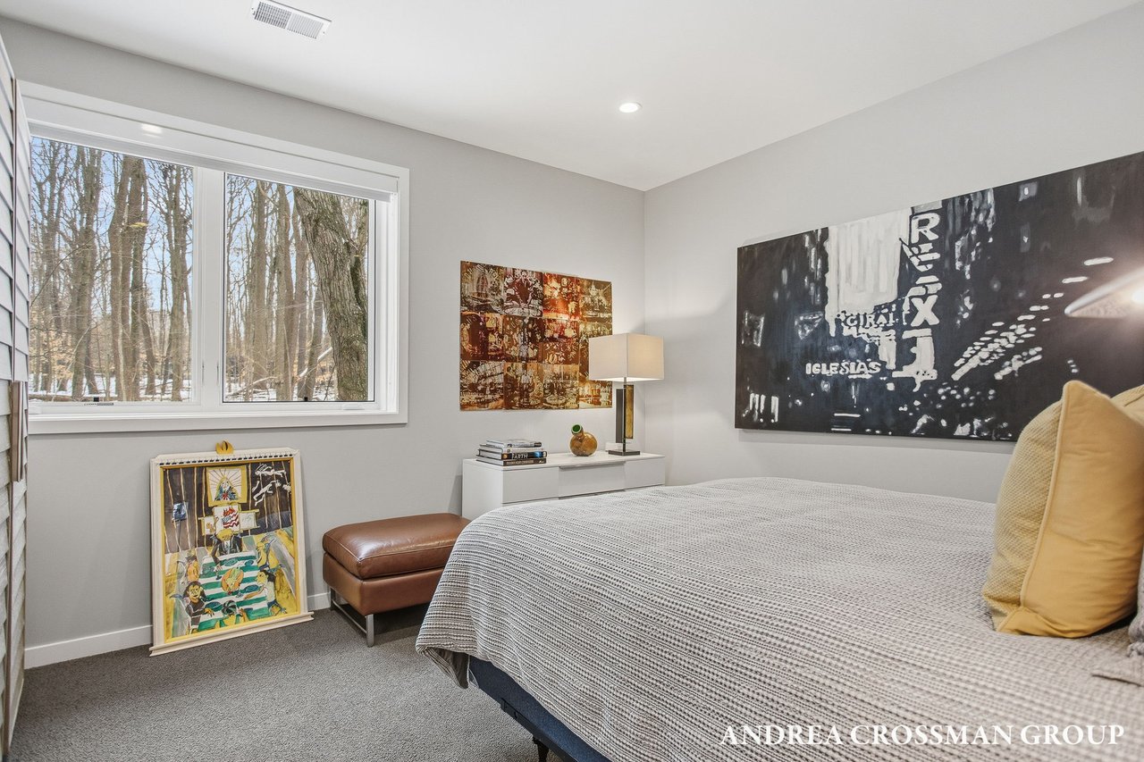 6919 Bendemeer Drive