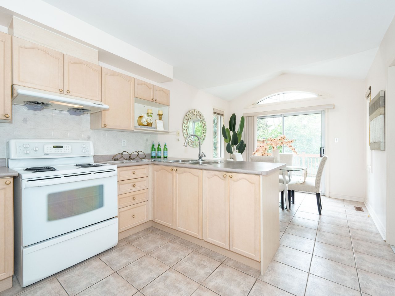 15 Rushingbrook Dr