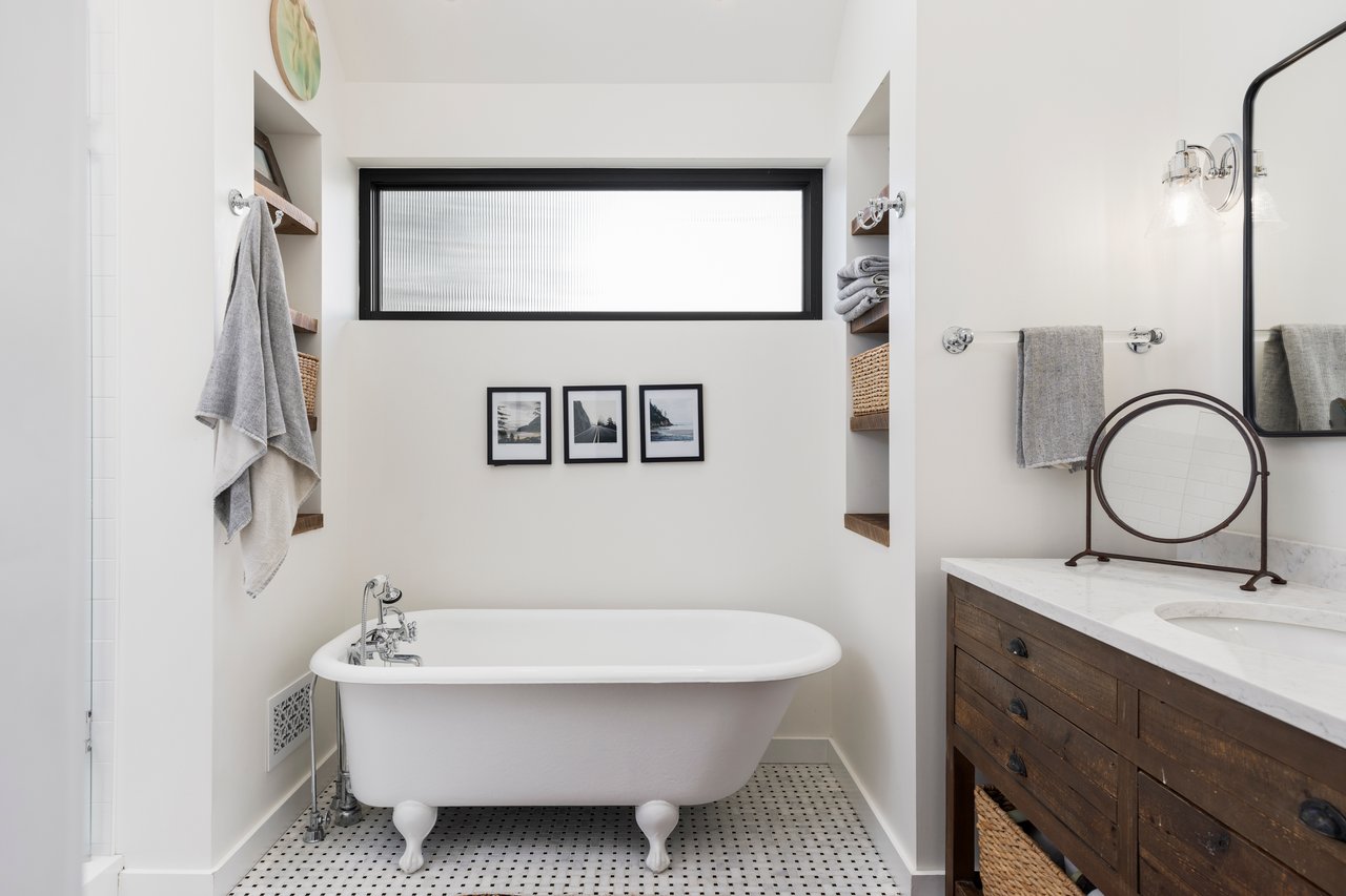 1830 Mapleton Avenue