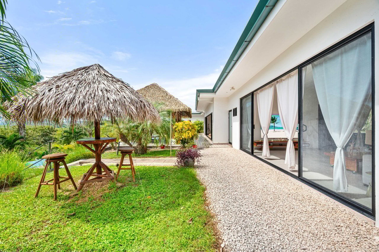 Mimi Lodge | Luxurious Mountain Retreat on 1.5 Acres Just 20 Minutes from Tamarindo