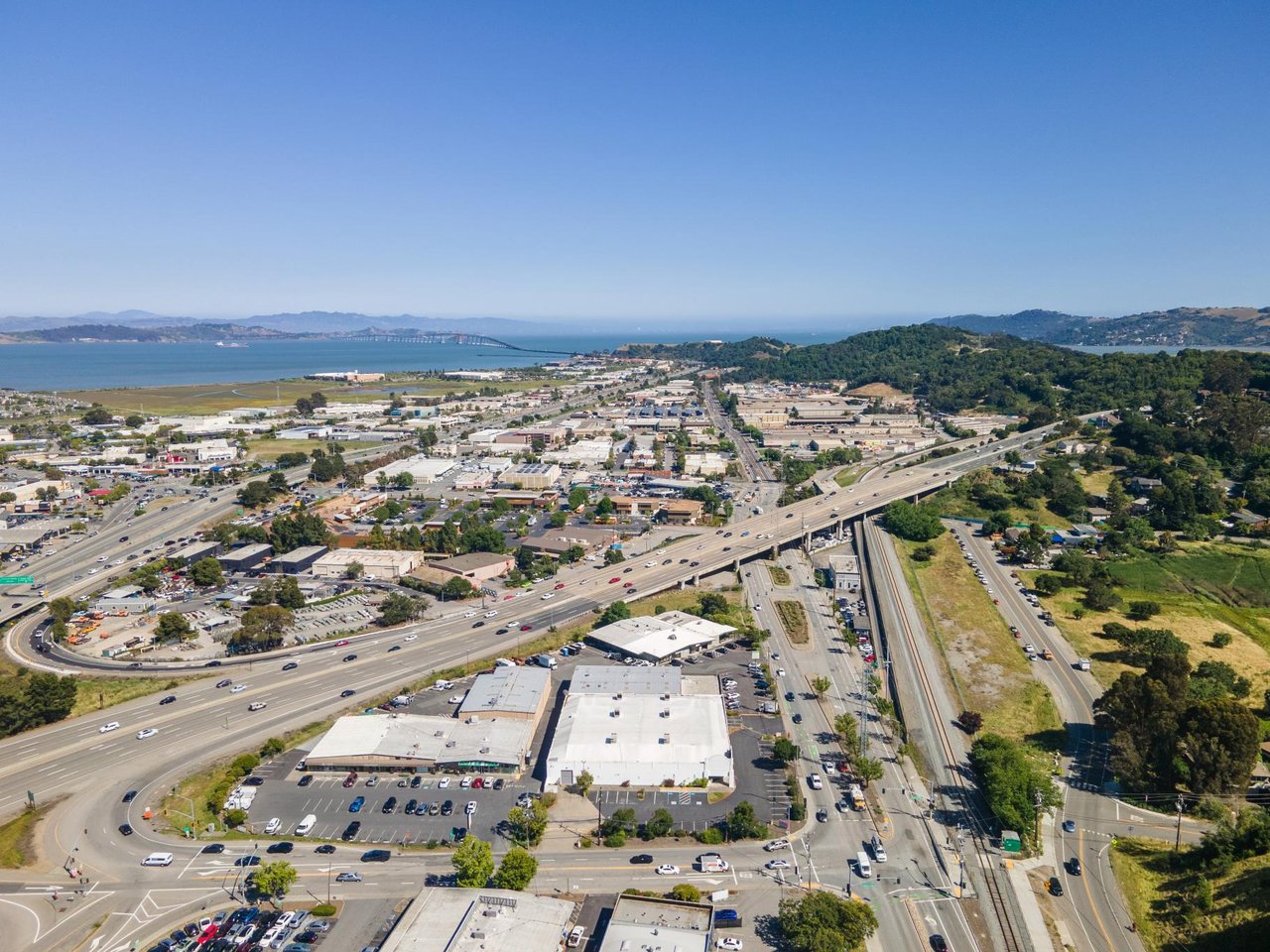 Retail Building For Lease 