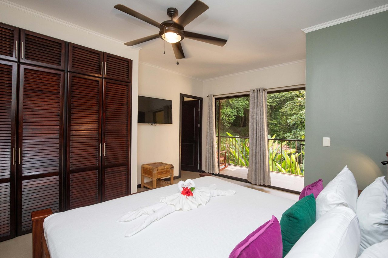 Manuel Antonio 3 bedroom- 3 bath with pool in Gated Development 