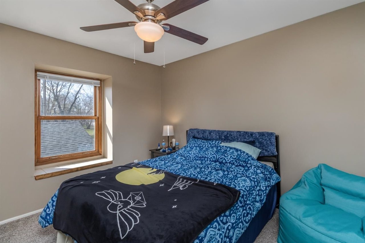 618-622 N Shelby Pl, Hobart, IN