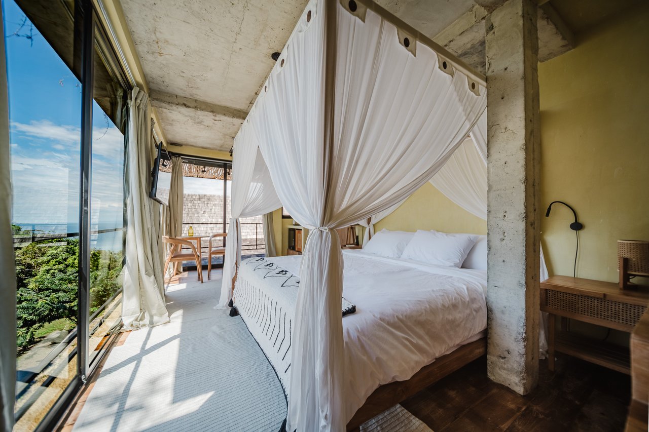 Casa Java – Newly Built Luxury Jungle Estate Near Playa La Vaca