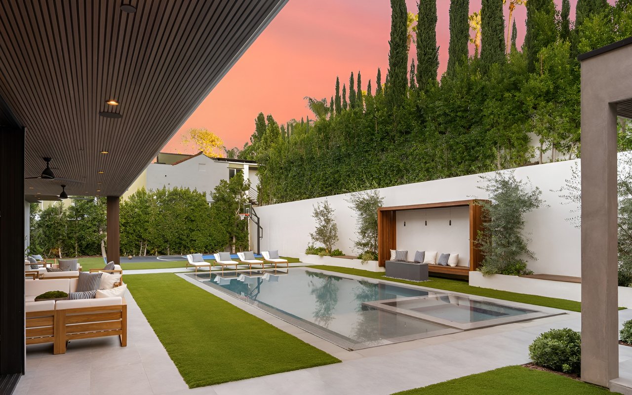 Outdoor Entertainment Spaces for Your Beachfront Property