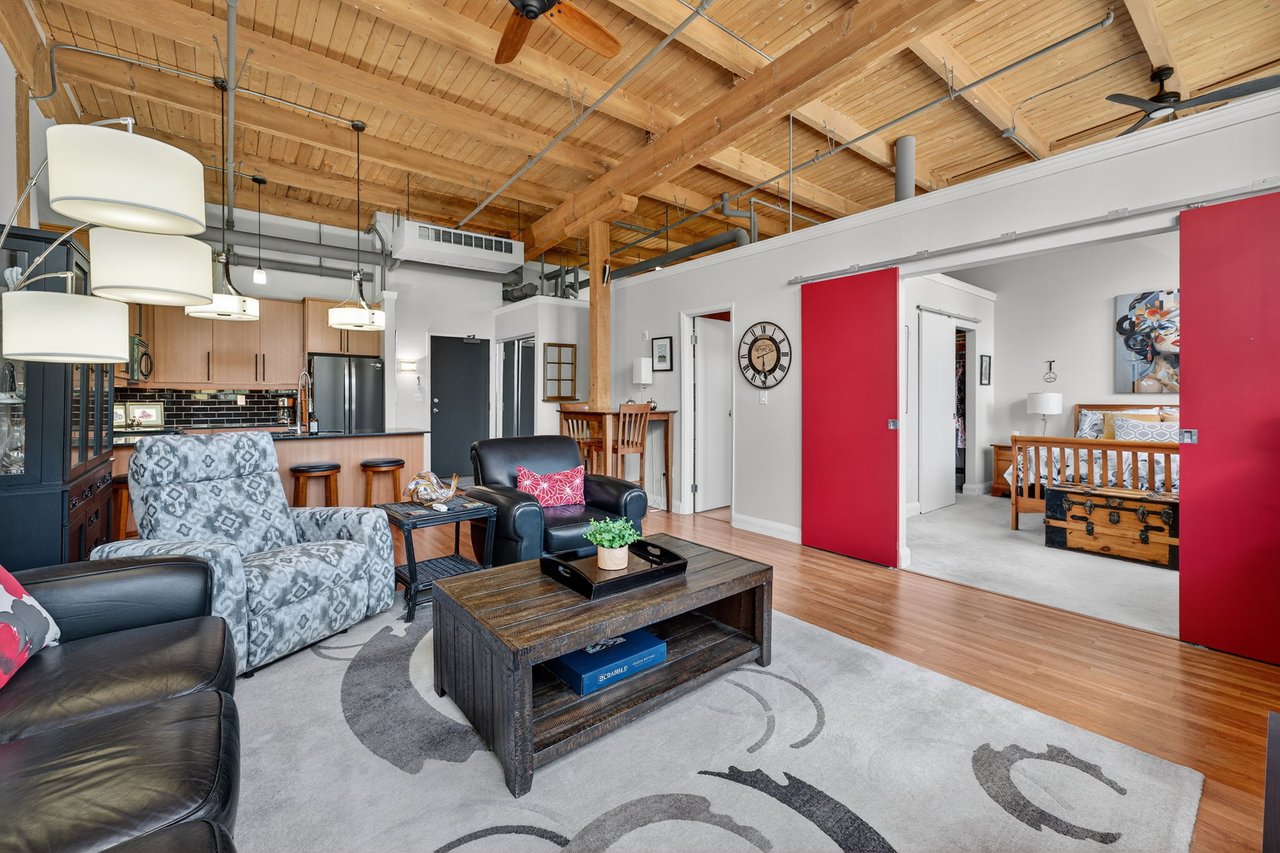 318 - 543 Timothy St, Newmarket