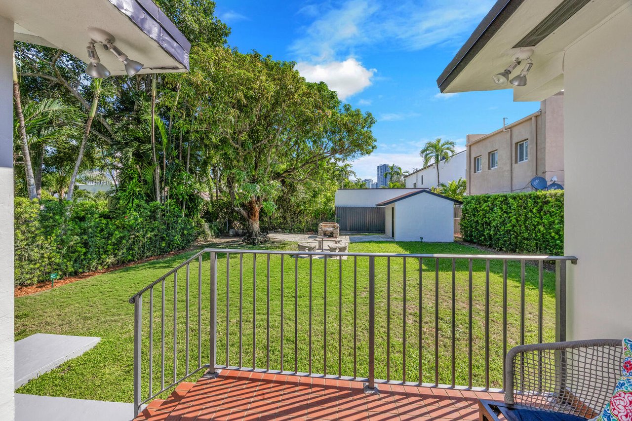 Move-In Ready in The Roads