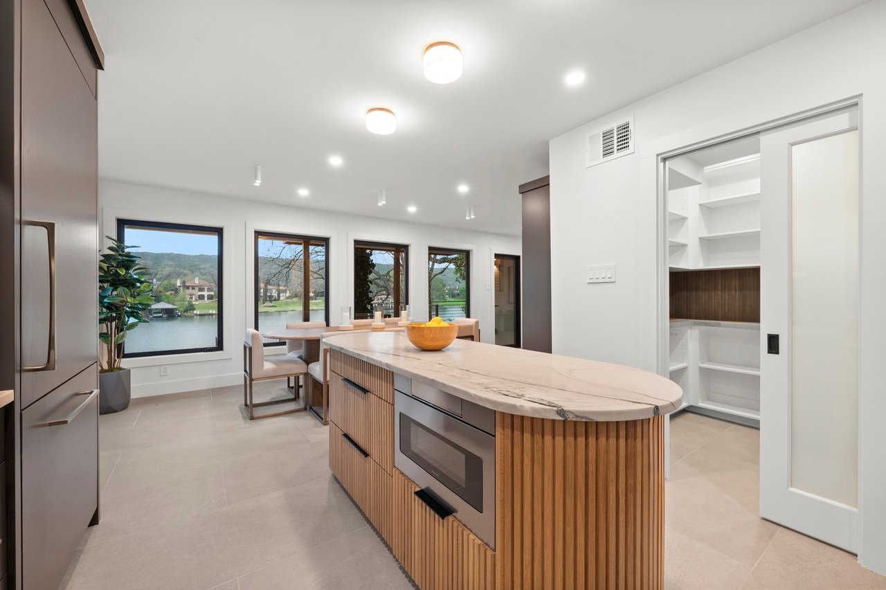 1606 Ski Slope Drive