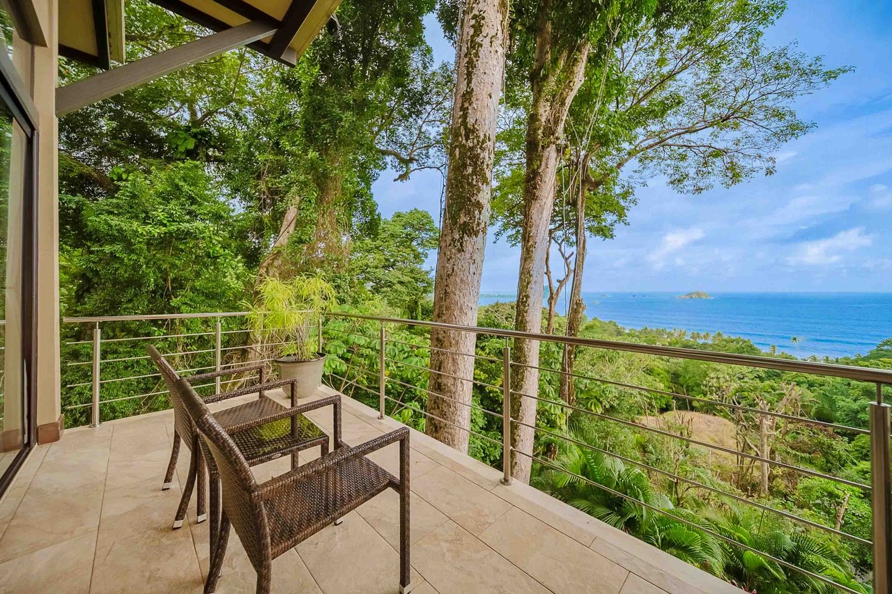 Walk to beach Vista Hermosa Estate Lucrative Contemporary Estate