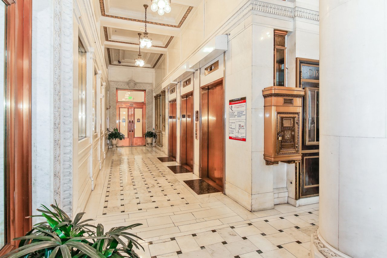 201 Sansome St #401