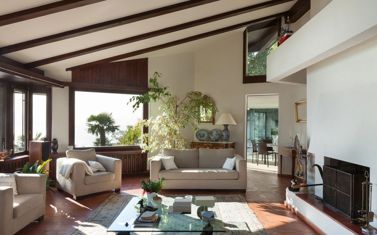 Selling Smart: Why a Real Estate Agent Makes All the Difference