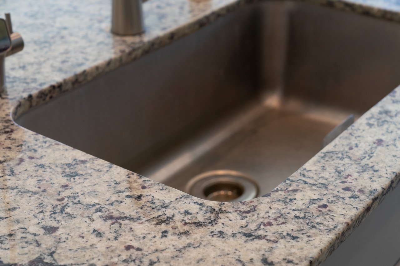 10983 Cambridge Lakes Ave