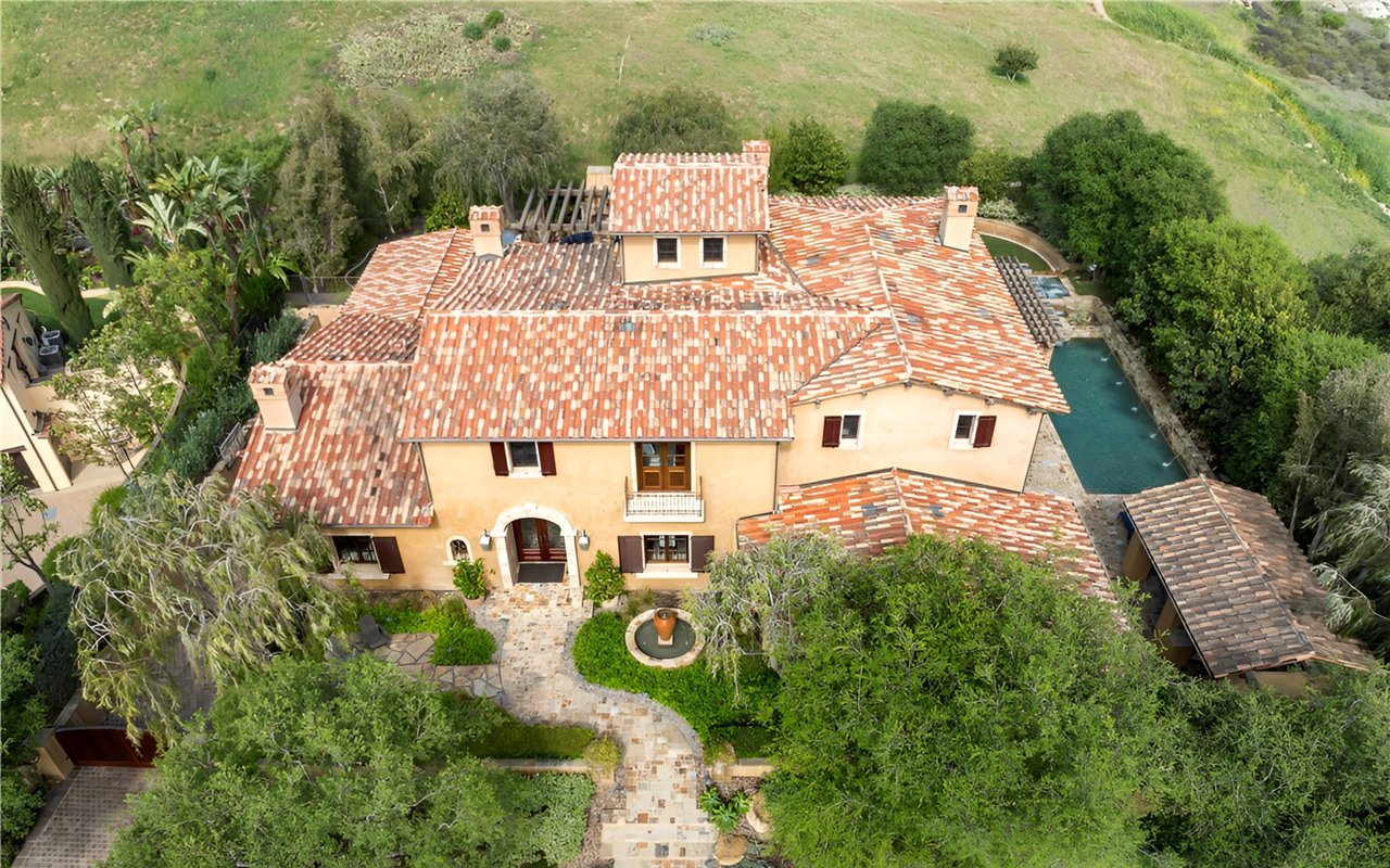 Jacqueline Thompson of Surterre Properties Sells Exclusive Shady Canyon Residence