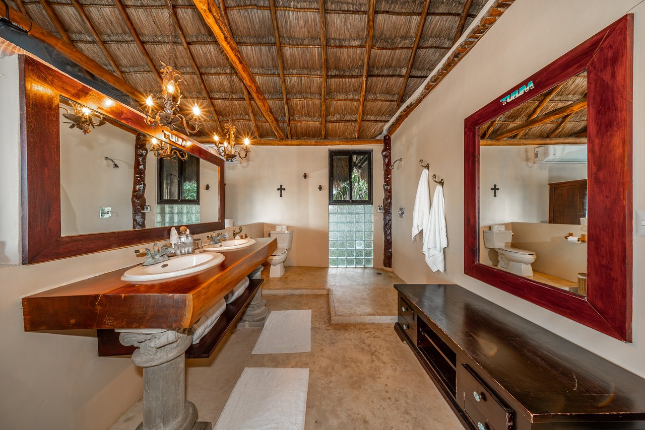 Casa Chic Tulum | Rare Beachfront Estate in Hotel Zone