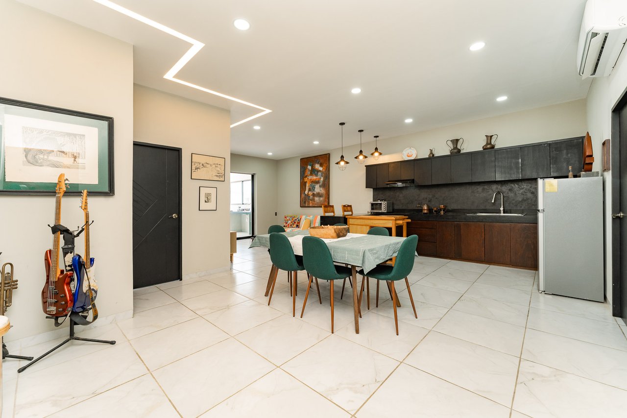 2 Bedroom, Condo, Downtown Condo