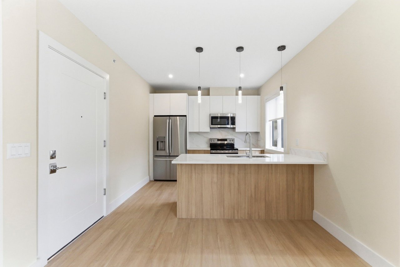 850 Broad Ave