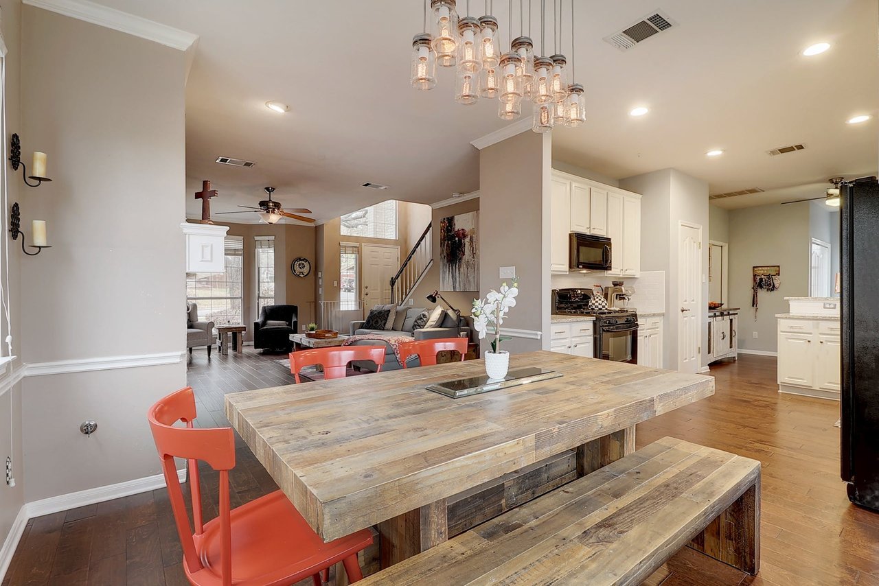 2432 Falcon Dr